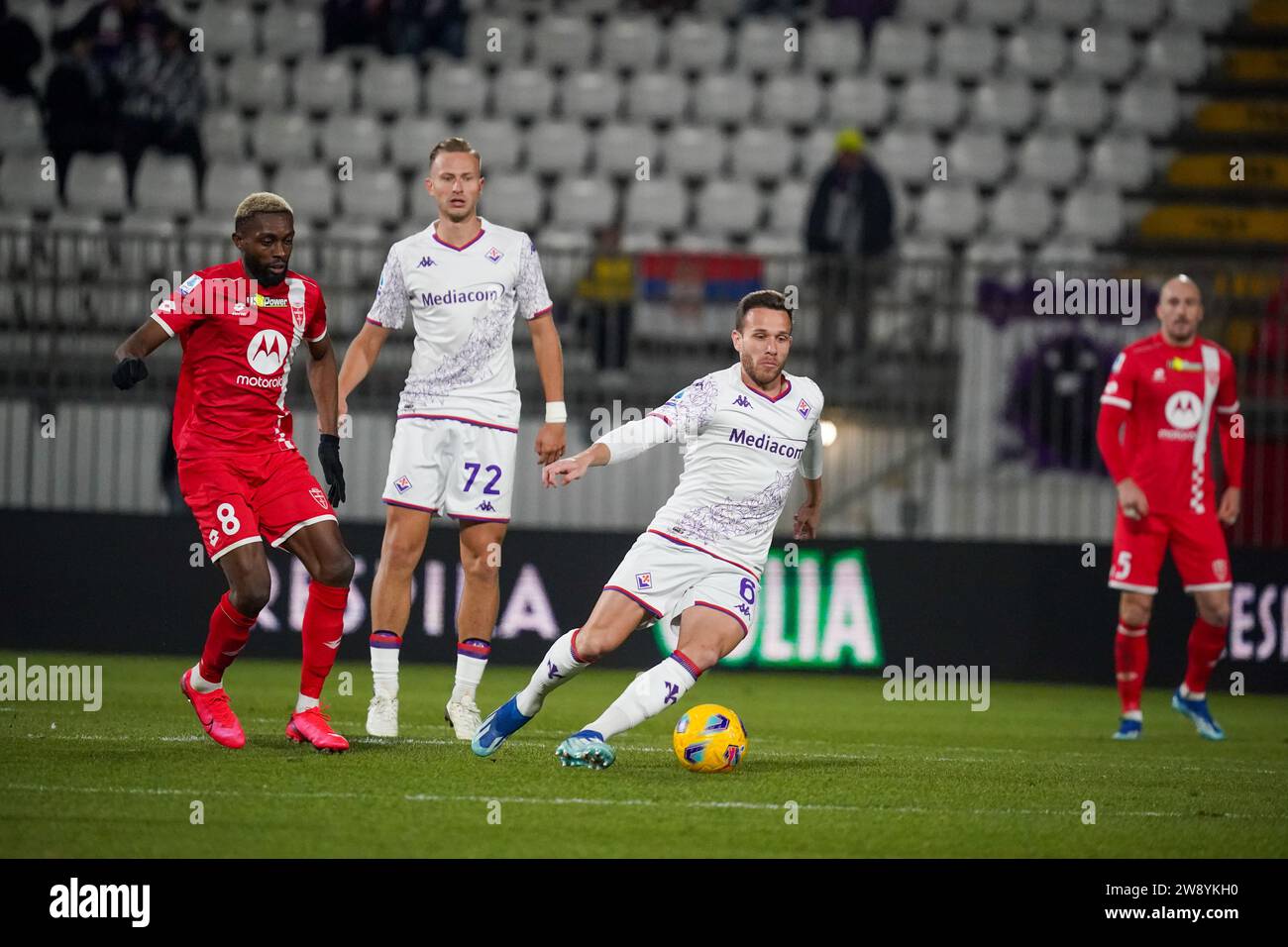 Monza, Italia. 22 dicembre 2023. Arthur Melo, durante AC Monza contro ACF Fiorentina, serie A, allo Stadio Giuseppe Meazza. Crediti: Alessio Morgese/Alessio Morgese/Emage/Alamy live news Foto Stock