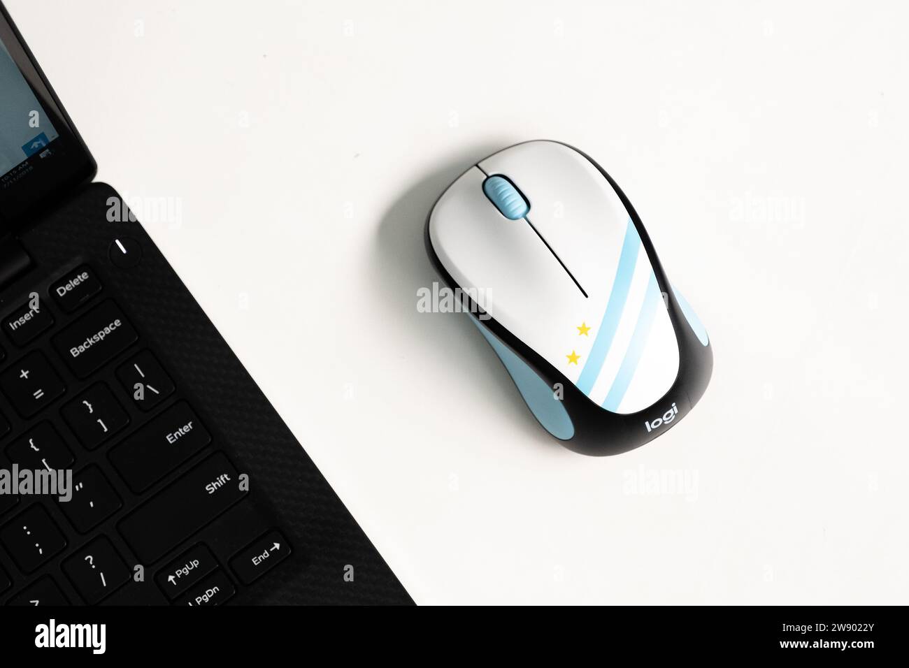 HCMC, VN - dicembre 2023. Webcam Logitech Wireless mouse solo per uso editoriale Foto Stock