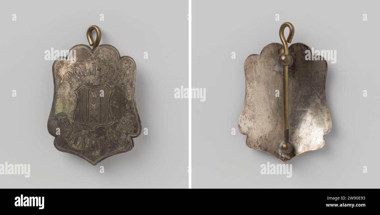 Polizia di controllo del commercio del grano ad Amsterdam, anonimo, c. 1800 - c. 1885 verso il basso, allungato, convesso, placca d'argento, in alto con quattro lobi e terminando sul fondo in punta, montato su due perni, causando una lunga penna con filo. Parte anteriore: Stemma all'interno. Stemma con incisione in argento (metallo) di Amsterdam (simbolo dello stato, ecc.) (+ città; municipale) Amsterdam Foto Stock