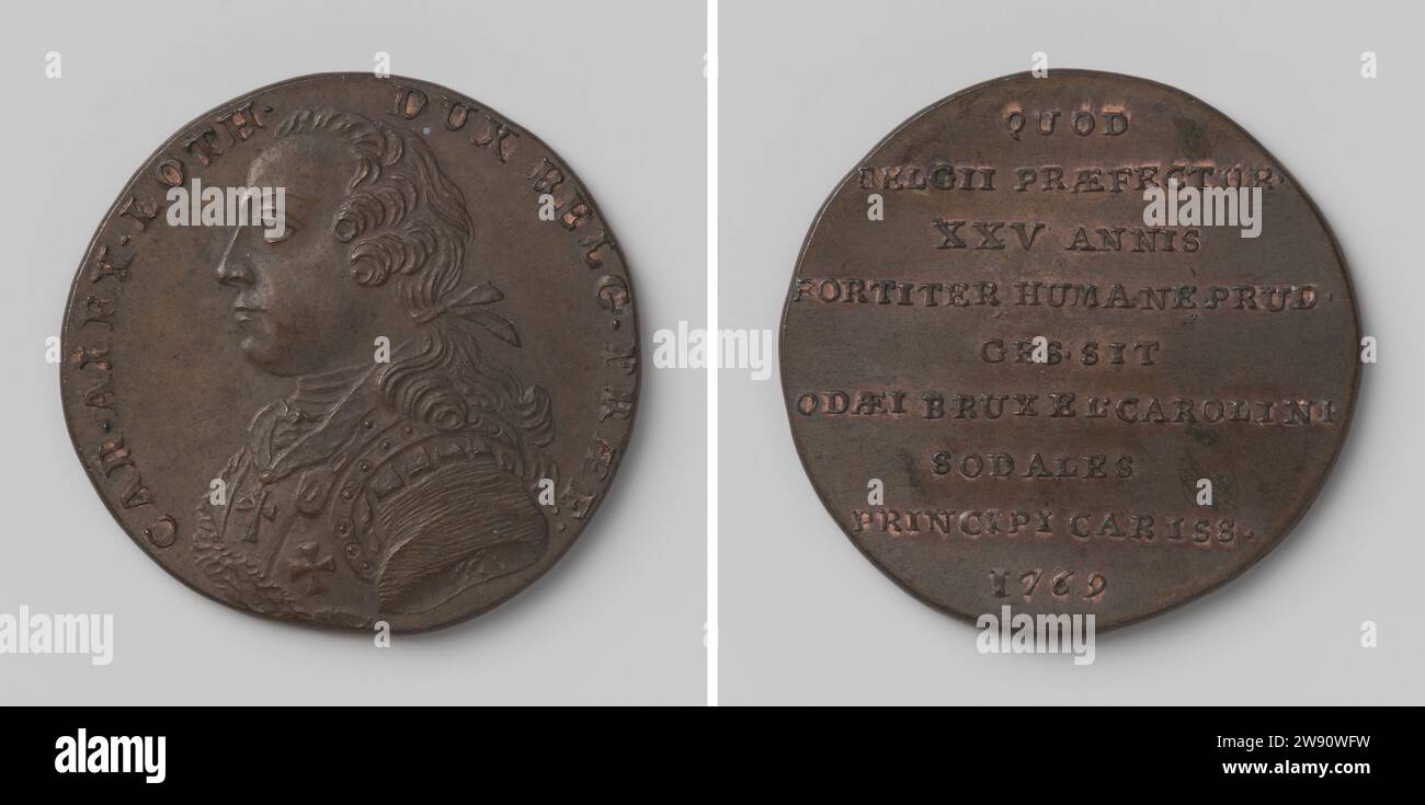 Karel Alexander, duca di Lorena-Bar, per venticinque anni del Guardiano della Terra dei Paesi Bassi meridionali, calcolando la penalizzazione sull'ordine della Societe Caroline de Musique, Jacques Roëttiers (II), 1769 live Copper Medal. Parte anteriore: Cambio uomo seno. Inverso: Iscrizione Anversa rame (metallo) percussione (lavorazione dei metalli) Bruxelles Foto Stock
