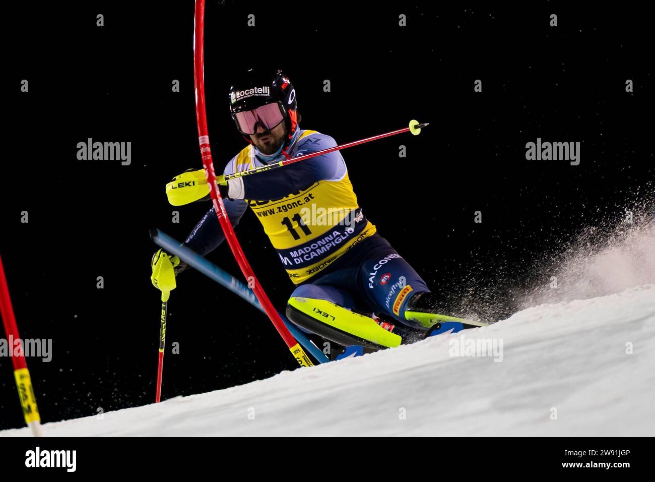 Madonna di Campiglio, Trento, 22 dicembre 2023: SALA Tommaso (Ita) gareggia nella Audi Fis Alpine Ski World Cup 2023-24 Men's Slalom Race sulla 3Tre Slope Credit: MAURO DALLA POZZA/Alamy Live News Foto Stock