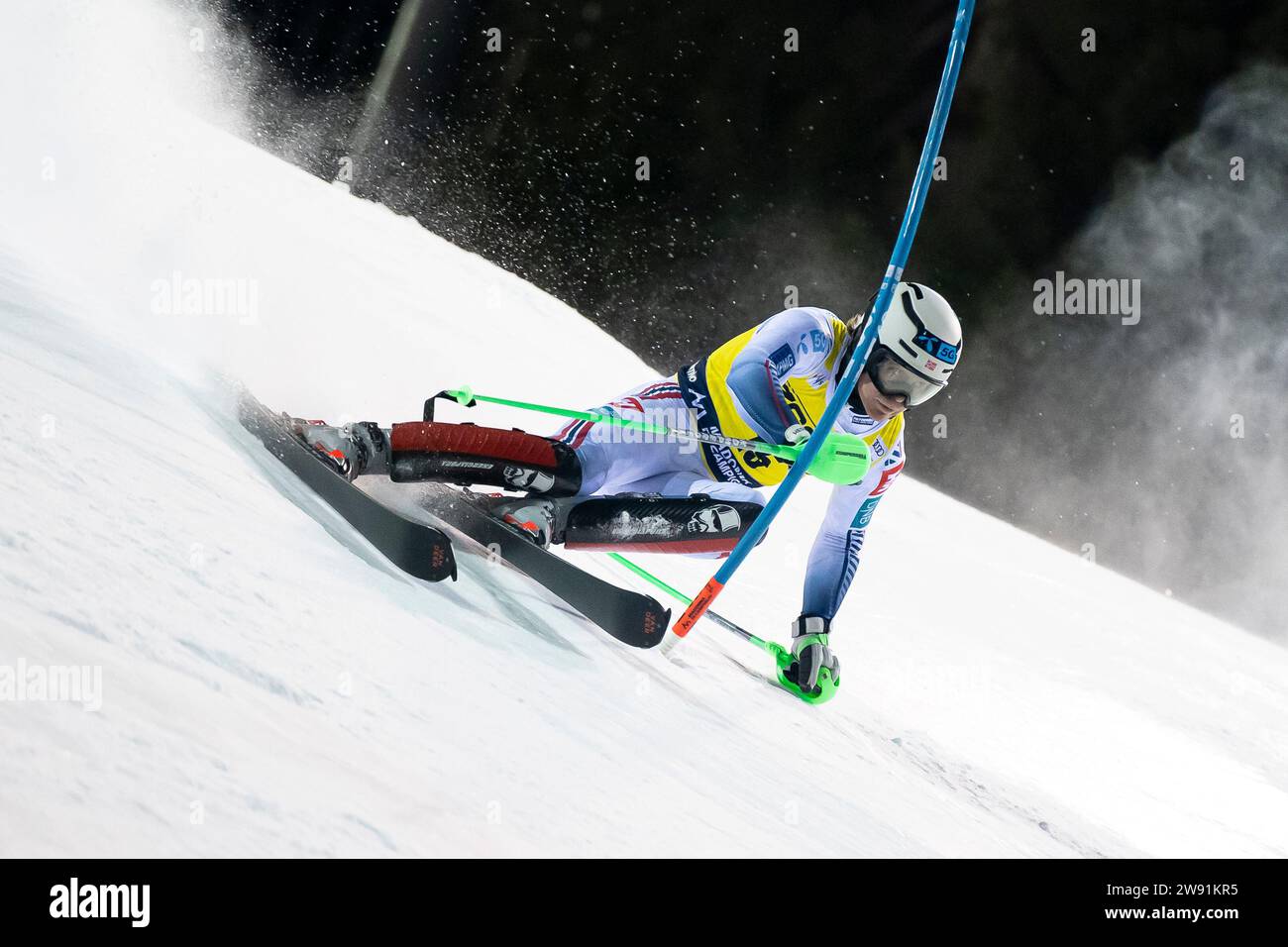 Madonna di Campiglio, Trento, 22 dicembre 2023: HAUGAN Timon (NOR) prende parte alla Audi Fis Alpine Ski World Cup 2023-24 Men's Slalom Race Credit: MAURO DALLA POZZA/Alamy Live News Foto Stock