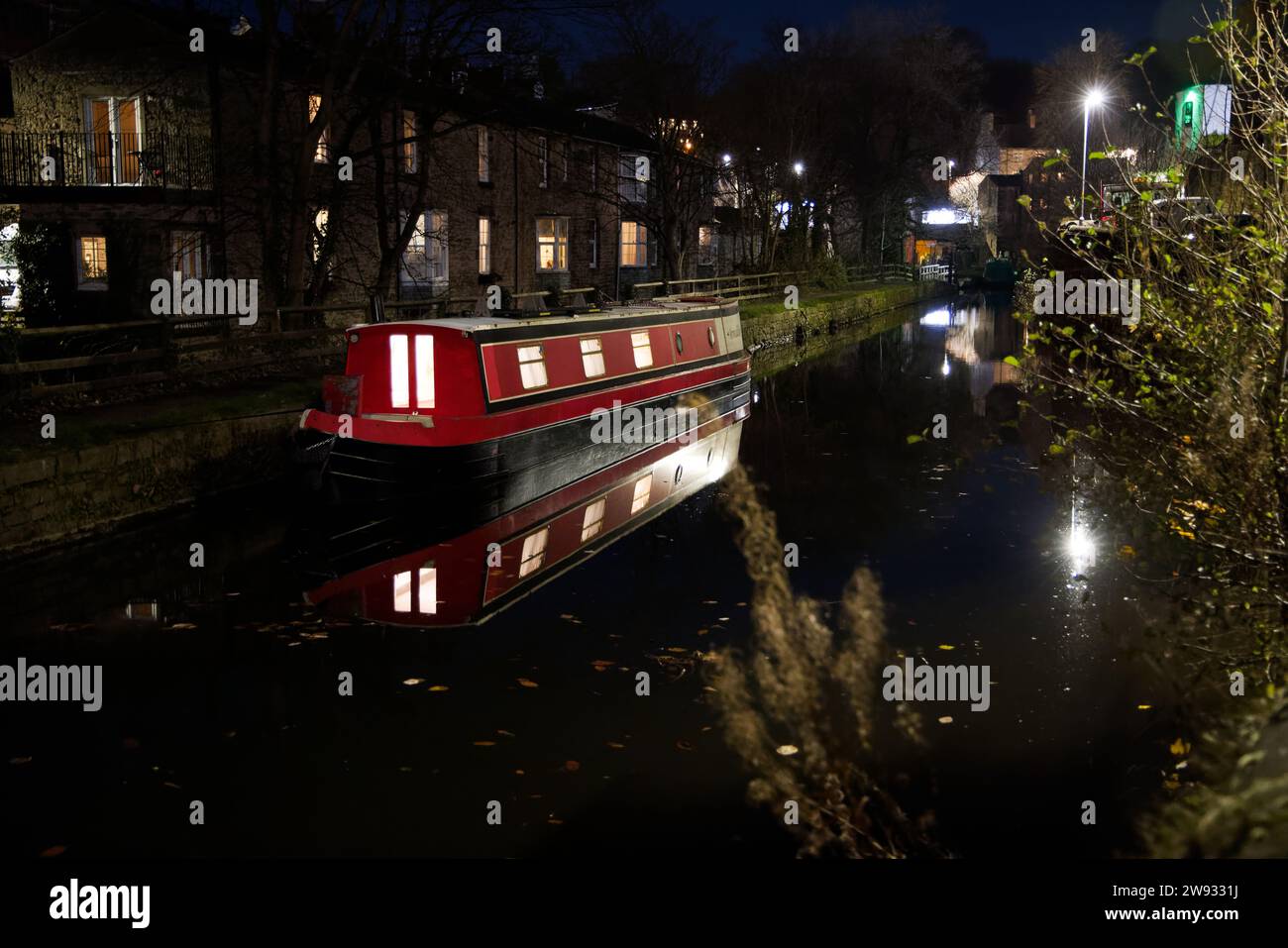 Canal boat di notte, Skipton Foto Stock