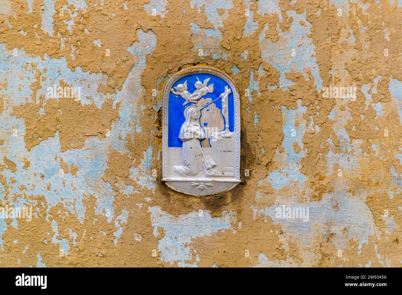 Nelle strade della capitale dell'isola di Gozo, Victoria, che è chiamata Rabat dagli abitanti Foto Stock