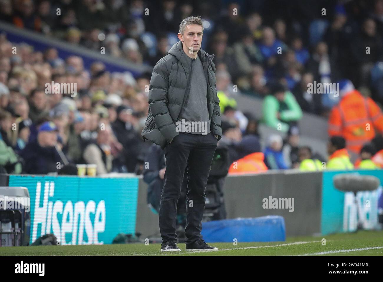 Leeds, Regno Unito. 23 dicembre 2023. Kieran McKenna manager di Ipswich Town durante la partita del campionato Sky Bet Leeds United vs Ipswich Town a Elland Road, Leeds, Regno Unito, 23 dicembre 2023 (foto di James Heaton/News Images) a Leeds, Regno Unito il 12/23/2023. (Foto di James Heaton/News Images/Sipa USA) credito: SIPA USA/Alamy Live News Foto Stock