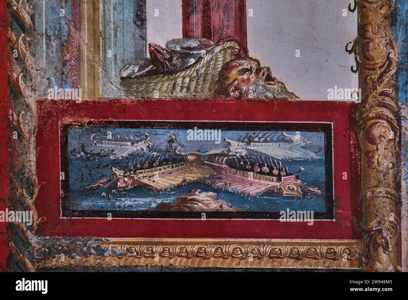 Napoli, Italia - 8 novembre 2023: Affreschi e dipinti murali nella Casa dei Vettii o nella Casa dei Vettii o nella Domus Vettiorum a Pompei Foto Stock