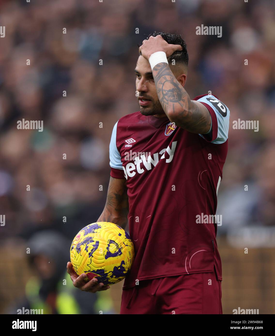 Londra, Regno Unito. 23 dicembre 2023. Emerson Palmieri (WHU) al West Ham United contro Manchester United EPL match, al London Stadium, Londra, Regno Unito il 23 dicembre 2023. Credito: Paul Marriott/Alamy Live News Foto Stock