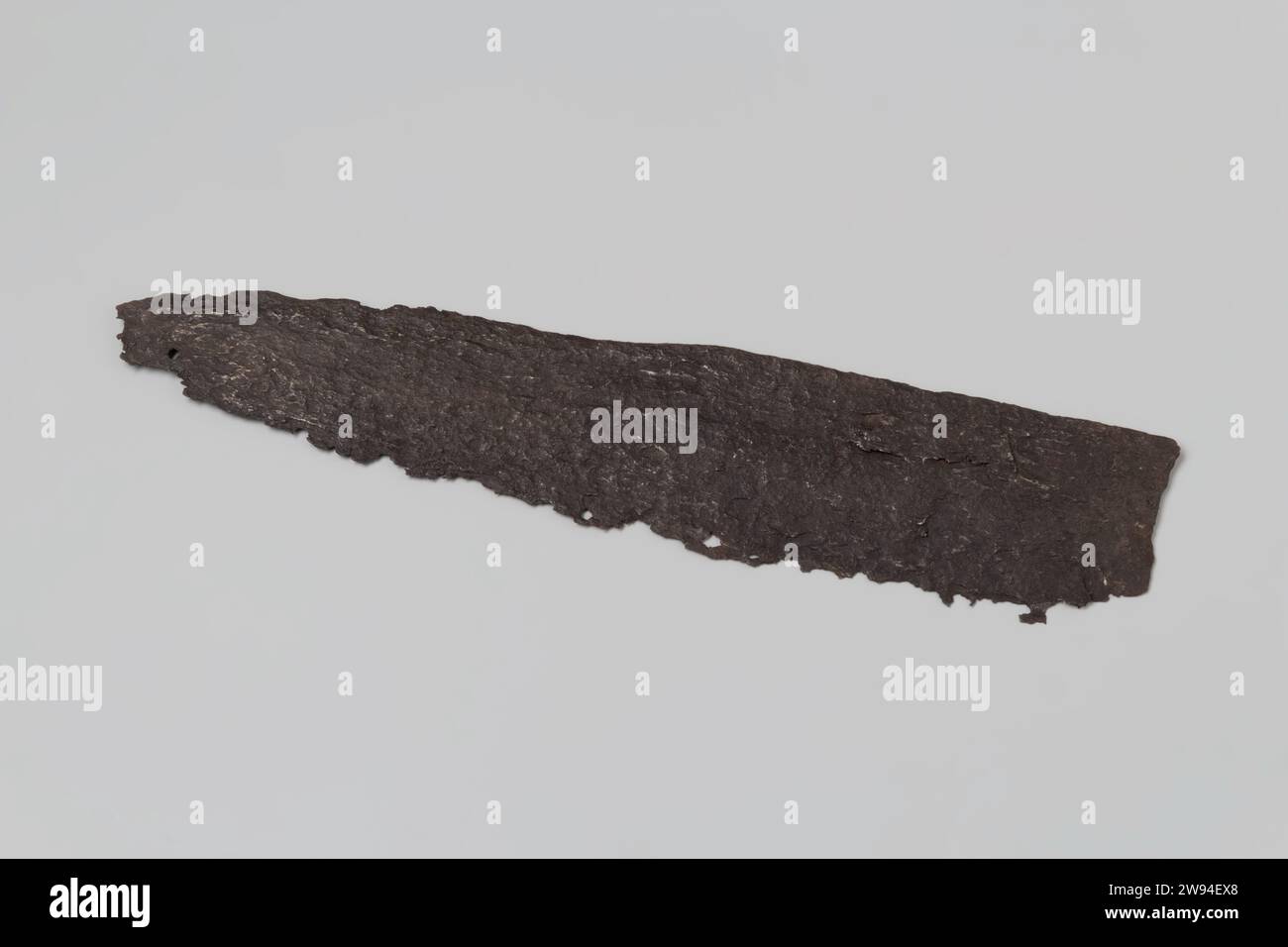 Frammento della lama di una taglierina da spiaggia, c. 1400 - c. 1950 coltello (utensile) la parte superiore della lama di un coltello da spiaggia. Ferro (metallo) Zeeuwsche Uytkyck Foto Stock