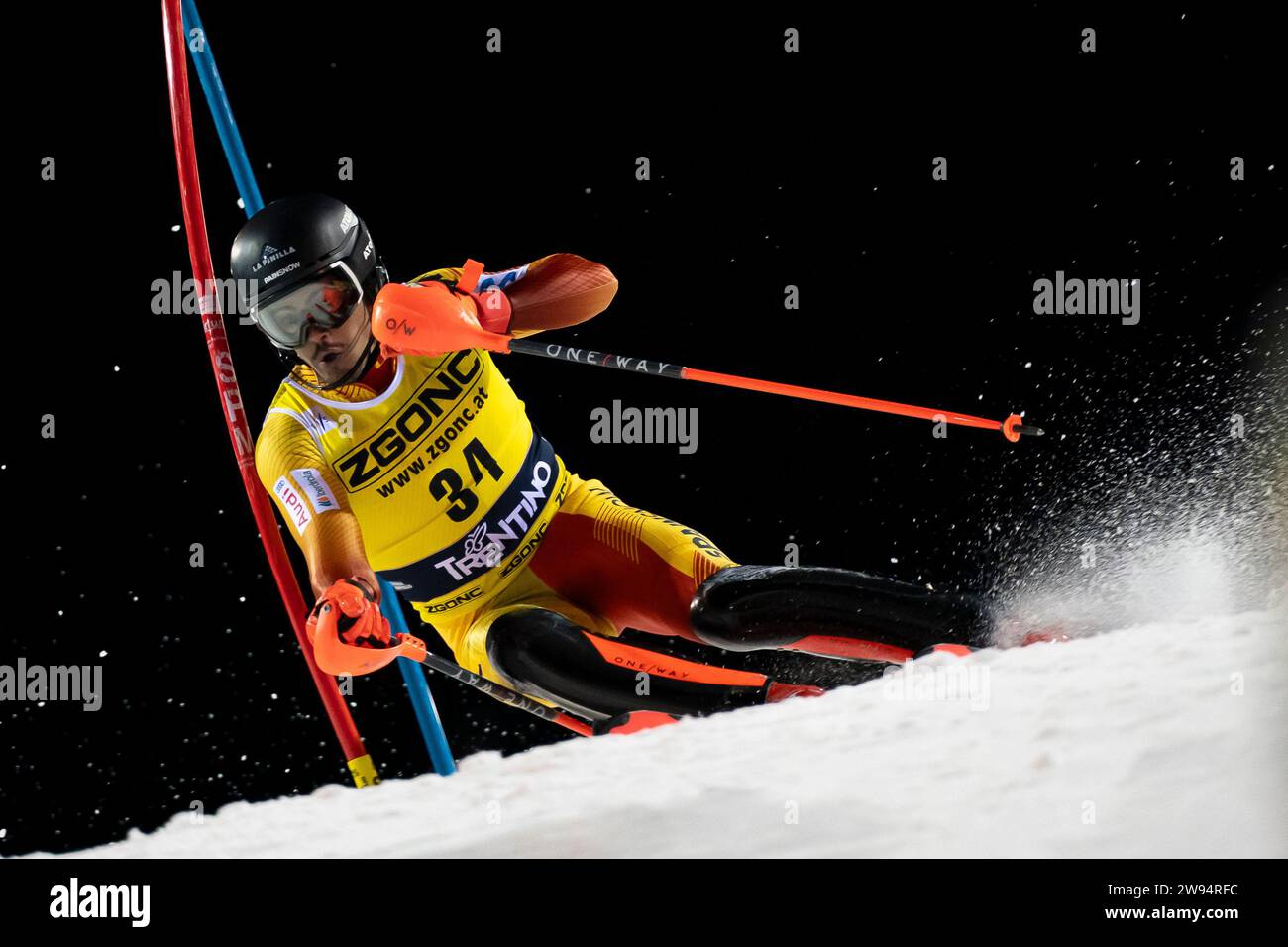 Madonna di Campiglio, Trento, 22 dicembre 2023: Del CAMPO Juan (ESP) gareggia nella Coppa del mondo di Sci Alpino Audi Fis 2023-24 Slalom R maschile Foto Stock