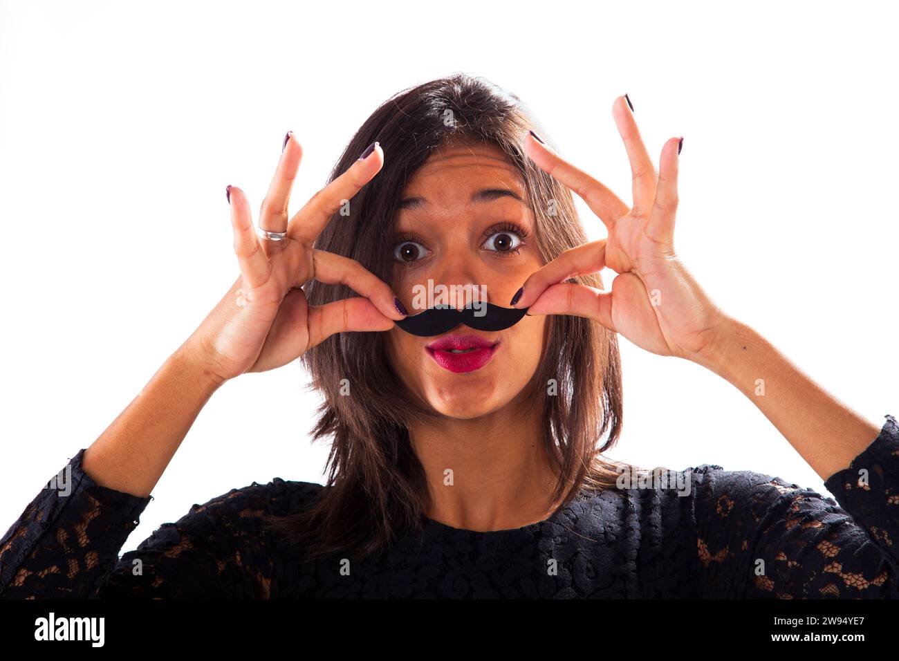 Giovane donna con i baffi finti Foto Stock