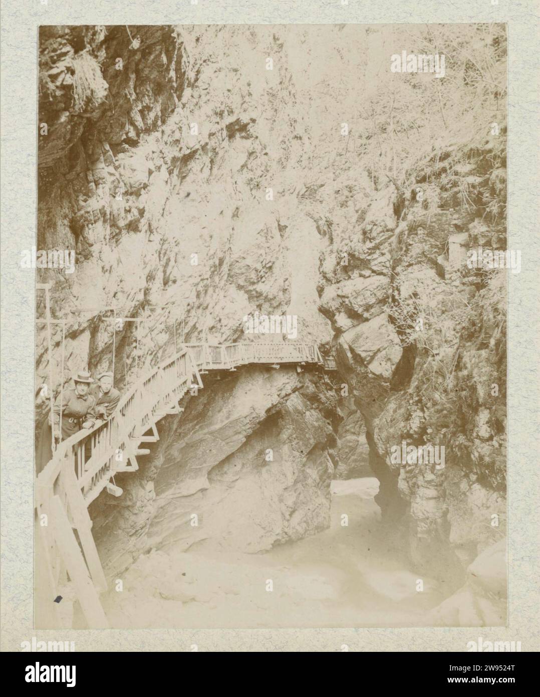 Vacanze in Svizzera, Andries Augustus Boom, 1899 Fotografia vacanza a Vitznau, Svizzera. Fa parte dell'album fotografico della famiglia Boom-Gonggrijp in Suriname e Curaco. Supporto fotografico Svizzera. Vitznau Foto Stock