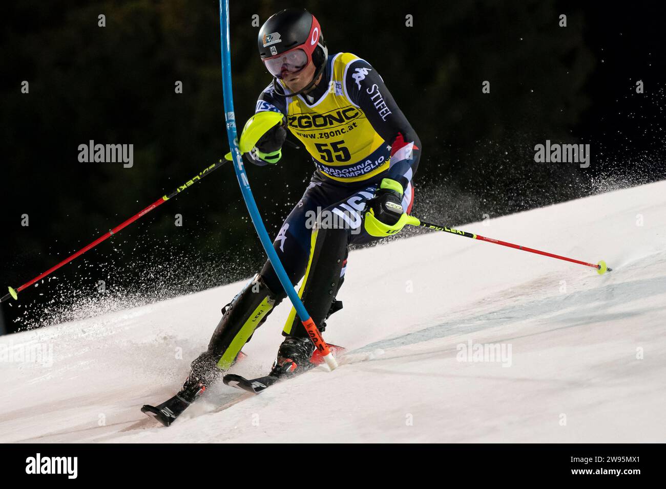 Madonna di Campiglio, Trento, 22 dicembre 2023: KRUPKA Jimmy (USA) gareggia nella Coppa del mondo di Sci Alpino Audi Fis 2023-24 Slalom RAC Foto Stock