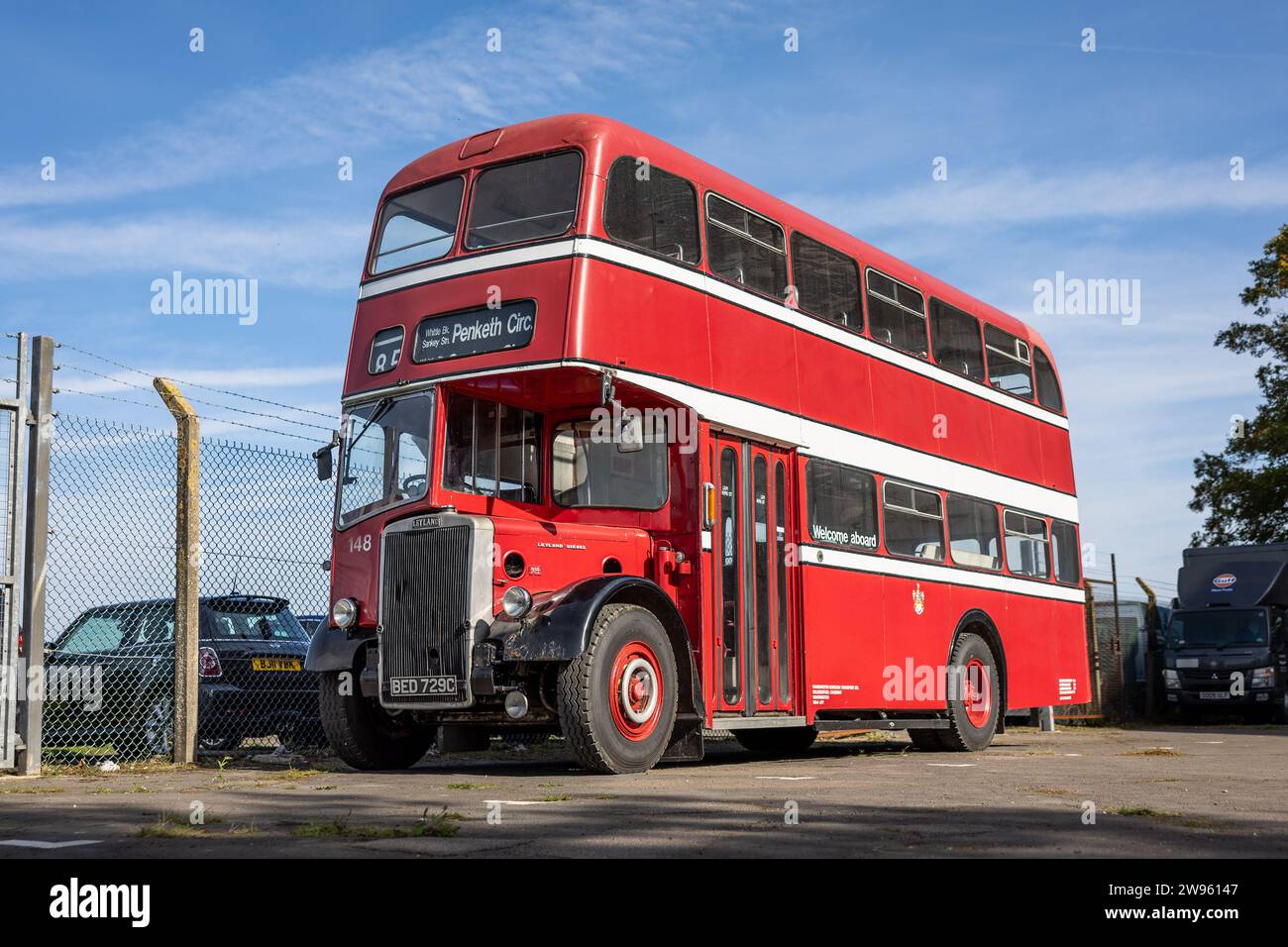 1965 Leyland 'Titan PD2/40, in mostra al Bicester Heritage Scramble l'8 ottobre 2023. Foto Stock