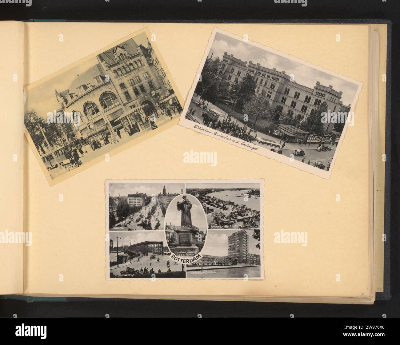 Volti a Rotterdam, Anonimo, 1920 - 1940 Fotografia album rivista con tre cartoline della stazione di Hofplein, l'ospedale sul Coolsingel e la statua di Erasmus, a Rotterdam, per il bombardamento. Parte dell'album fotografico sulla distruzione delle città e delle infrastrutture olandesi all'inizio della seconda guerra mondiale. Rotterdam cartone. Supporto fotografico collotipo strada (+ città (-paesaggio) con figure, personale) Rotterdam. Coolsingel. Stazione Hofplein di Rotterdam. Coolsingel Hospital. Grande mercato Foto Stock