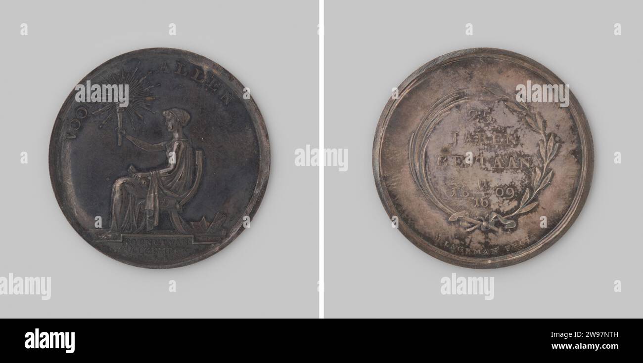 Venticinque anni dalla Society for Nut of 't General 1809, Hendrik Lageman, 1809 History Medal Silver Medal, sul fronte della società come moglie con torcia e documento, con un testo modificato e ritagliato, quattro righe di testo sul rovesciato Palm e Lauwertaks. Amsterdam argento (metallo) percussione (lavorazione dei metalli) Foto Stock