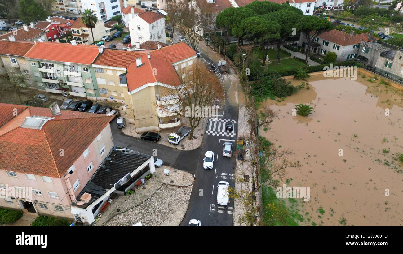 Vista aerea sulle strade alluvionali di Estoril, Lisbona, Portogallo Foto Stock