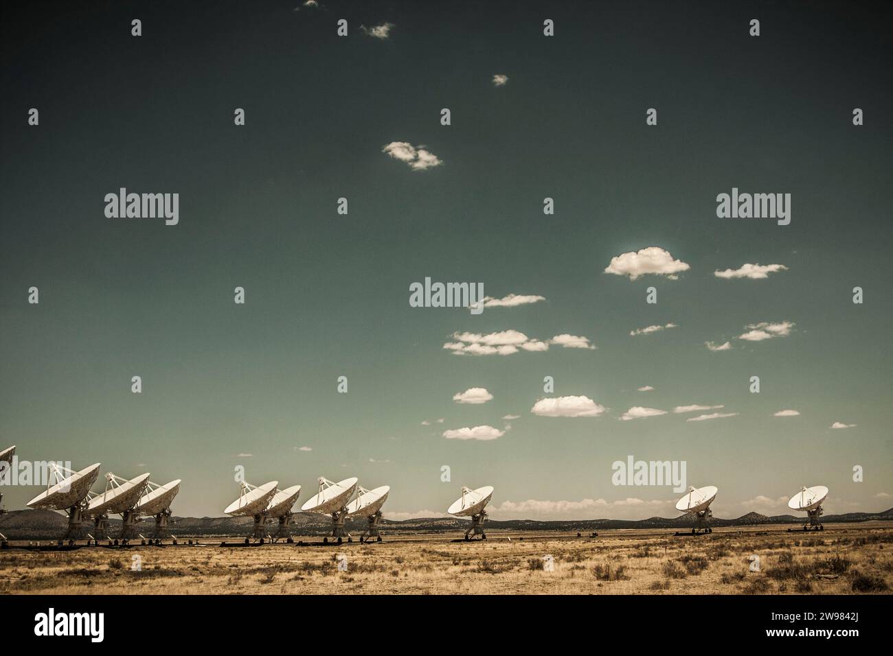 Radiotelescopio nel deserto Foto Stock