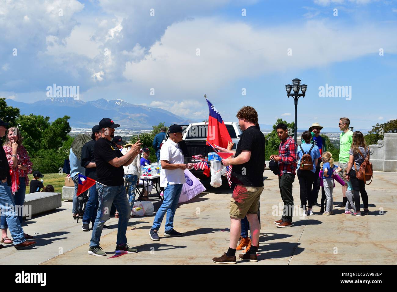 Piccolo evento ai gradini del Campidoglio dello Utah della Federazione globale delle donne d'affari cinesi che promuove l'ingresso di Taiwan nell'OMS Foto Stock