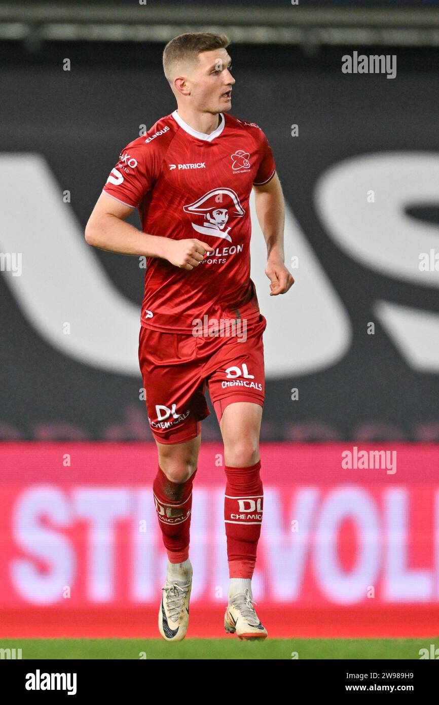 Waregem, Belgio. 15 dicembre 2023. Nicolas Rommens (20) di Zulte-Waregem raffigurato durante una partita di calcio tra SV Zulte Waregem e Seraing durante la 16 a giornata della stagione Challenger Pro League 2023-2024, lunedì 15 dicembre 2023 a Waregem, Belgio . Credito: Sportpix/Alamy Live News Foto Stock