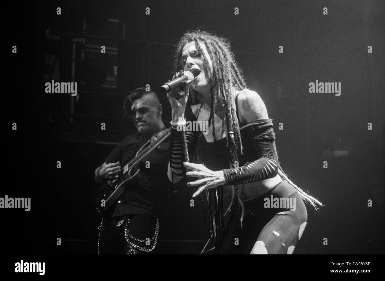 Dimitra Panariti di Meden Agan si esibisce al Fuzz Live Music Club, Atene / Grecia, dicembre 2023 Foto Stock