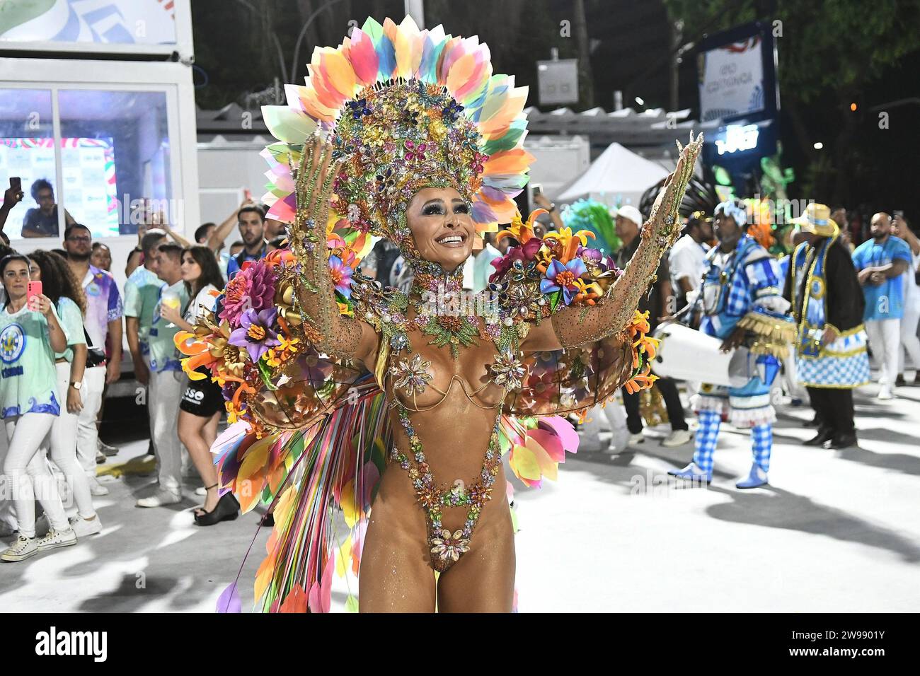 Rio de Janeiro, Brasile, 26 febbraio 2023. Sfilata delle scuole di samba durante il carnevale nella città di Rio de Janeiro Foto Stock