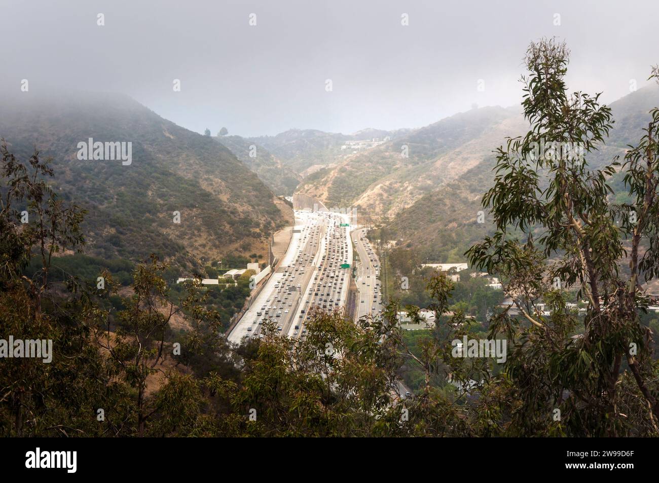Interstate 405 Freeway vicino a Brentwood, Los Angeles, California, vista aerea Foto Stock