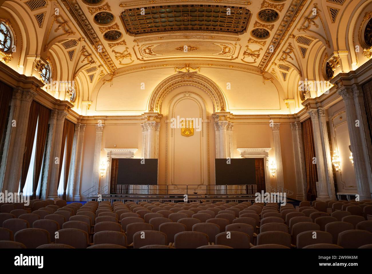Immagine dello stemma rumeno. Lo stemma della Romania è stato adottato dal Parlamento rumeno il 10 settembre 1992 come stemma rappresentativo Foto Stock
