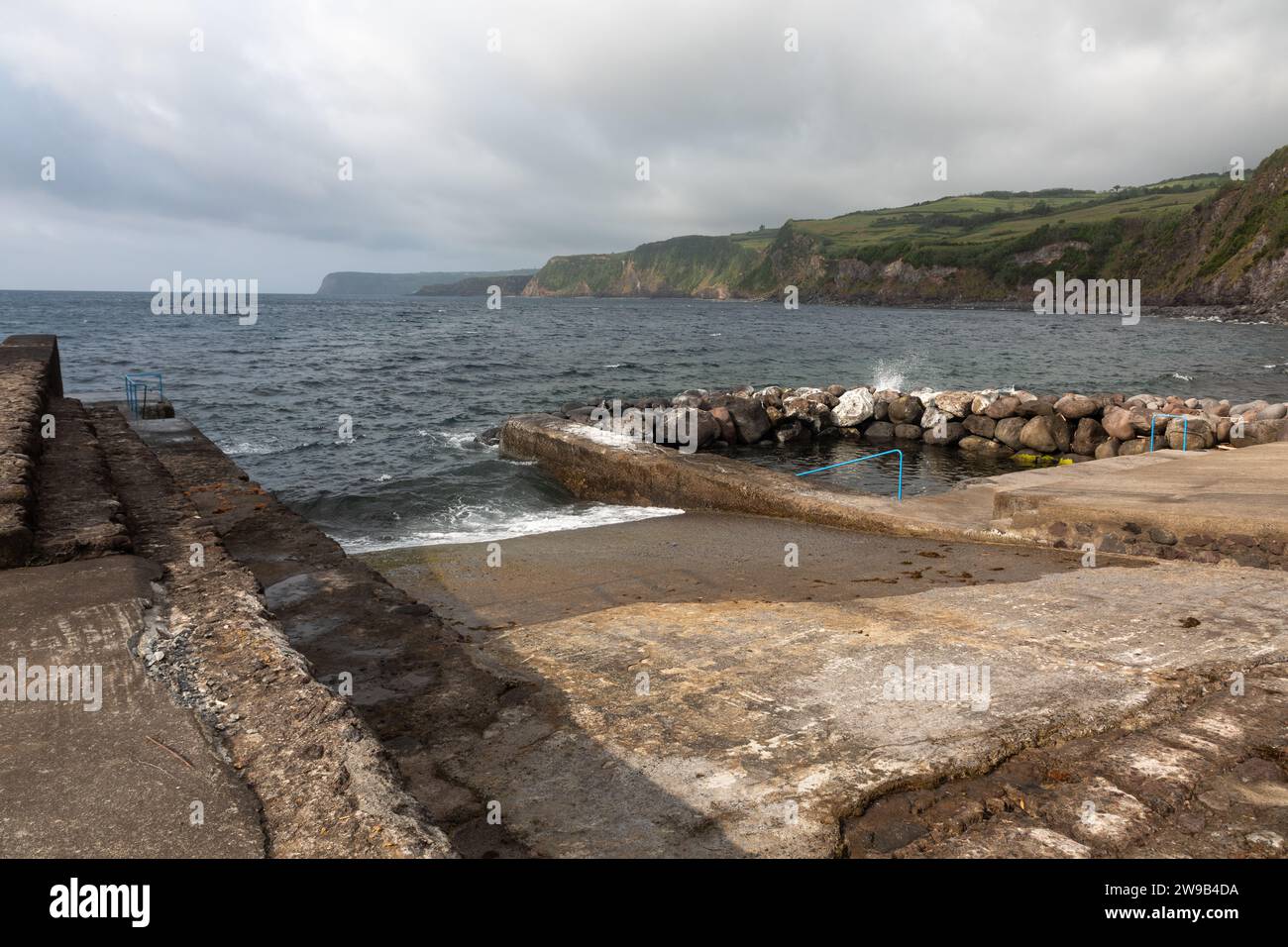 Piscina all'aperto sull'isola di Faial delle Azzorre Foto Stock