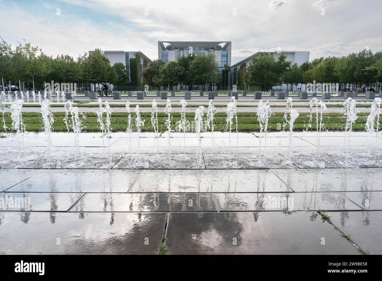Berlino, Germania-9 agosto 2022: Veduta della Biblioteca del Bundestag tedesco durante una giornata nuvolosa Foto Stock