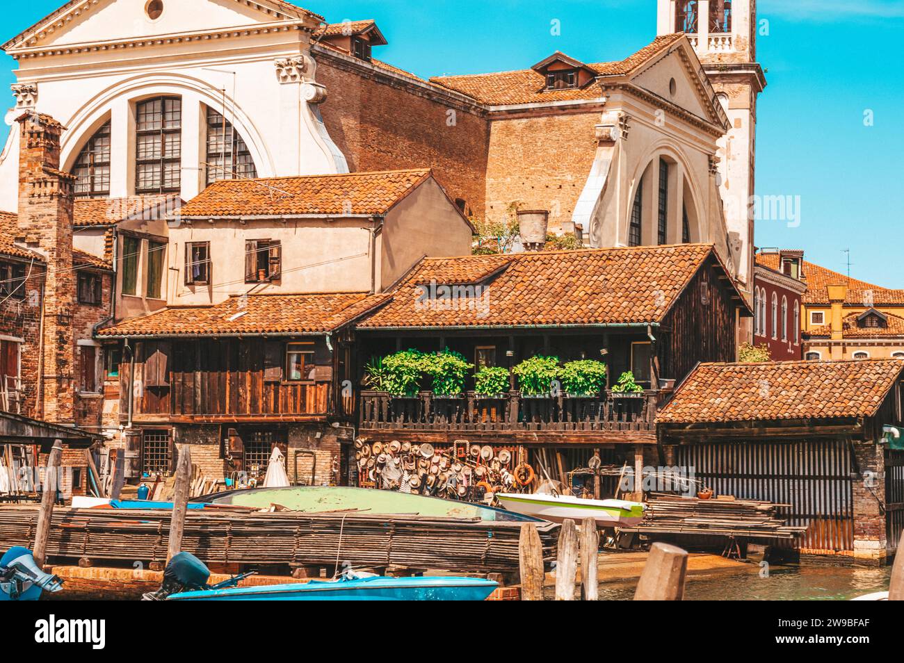 La casa dei pescatori a Venezia. Turismo e viaggi. Architettura italiana. Supporti misti Foto Stock