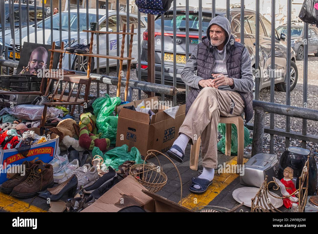 Tel Aviv Yafo, Israele - 22 dicembre 2023: Mercato delle pulci nella vecchia Yafo. Foto Stock