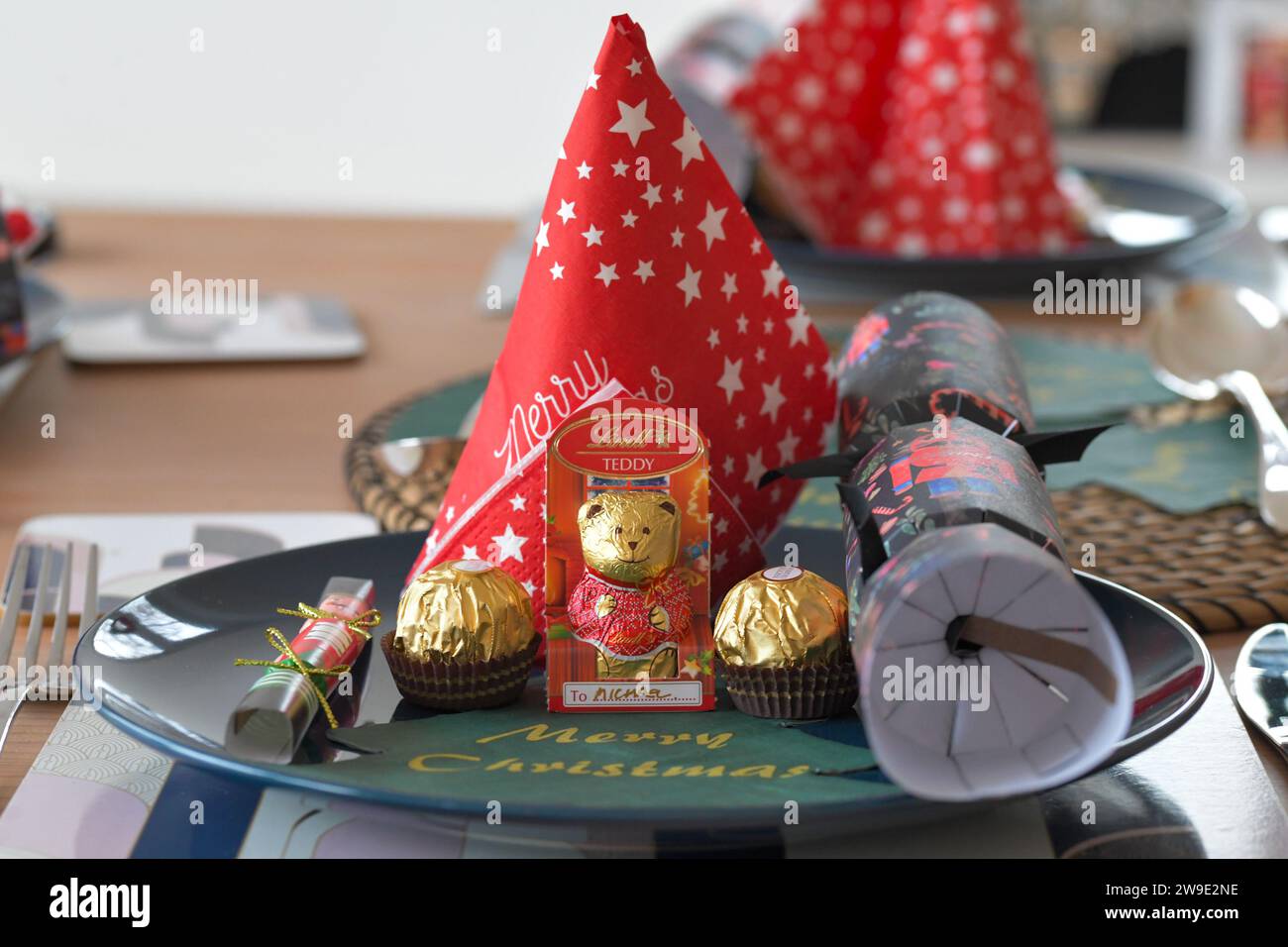 Ferrero rocher natale immagini e fotografie stock ad alta risoluzione -  Alamy