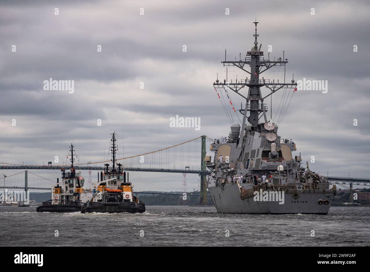 Il cacciatorpediniere USS Porter che partecipa al viaggio alla fine della Fleet Week ad Halifax, nuova Scozia, Canada. Foto Stock