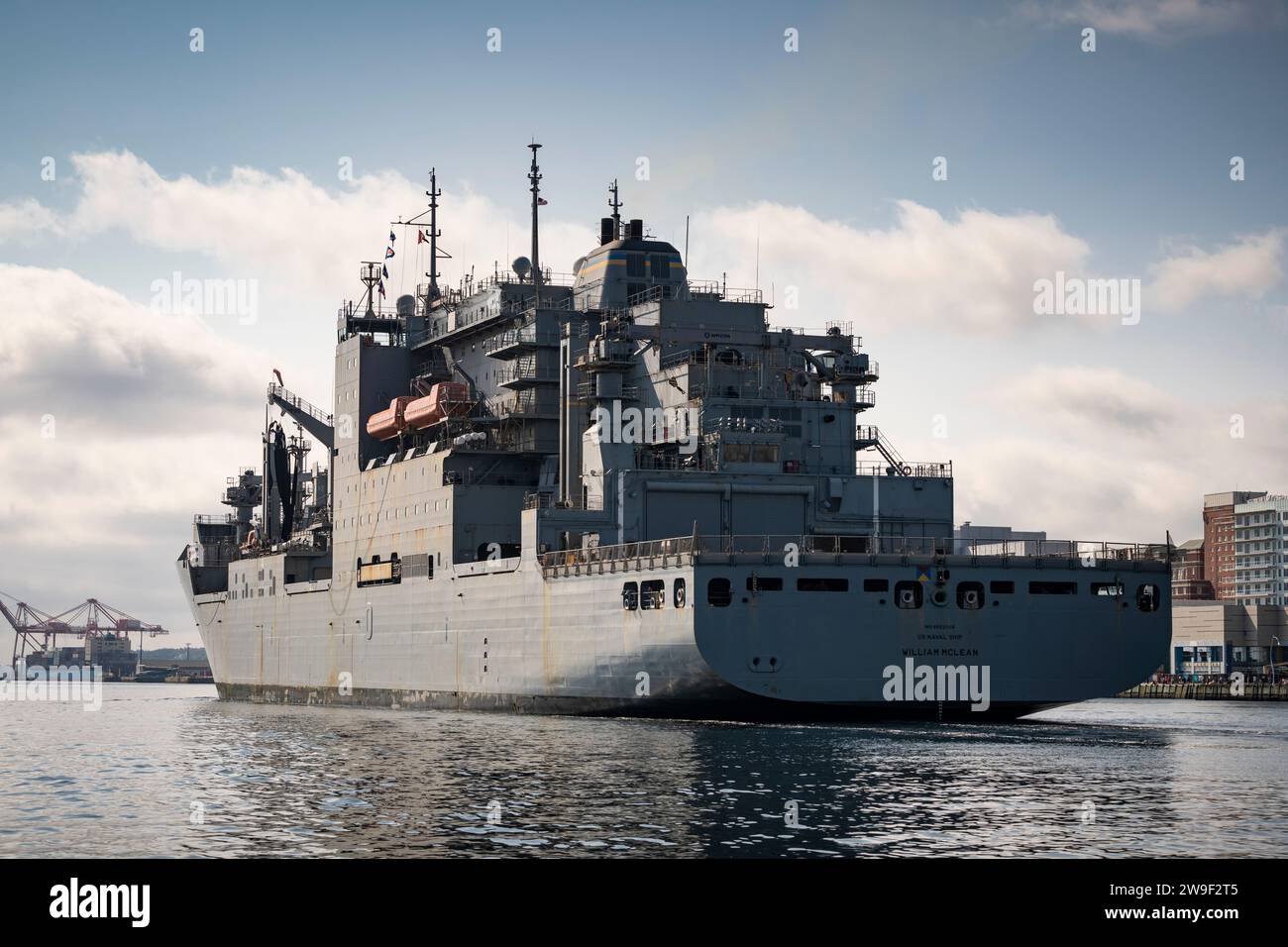 La nave navale degli Stati Uniti USNS William McLean è in corso nel porto di Halifax durante la Fleet Week 2023. Foto Stock