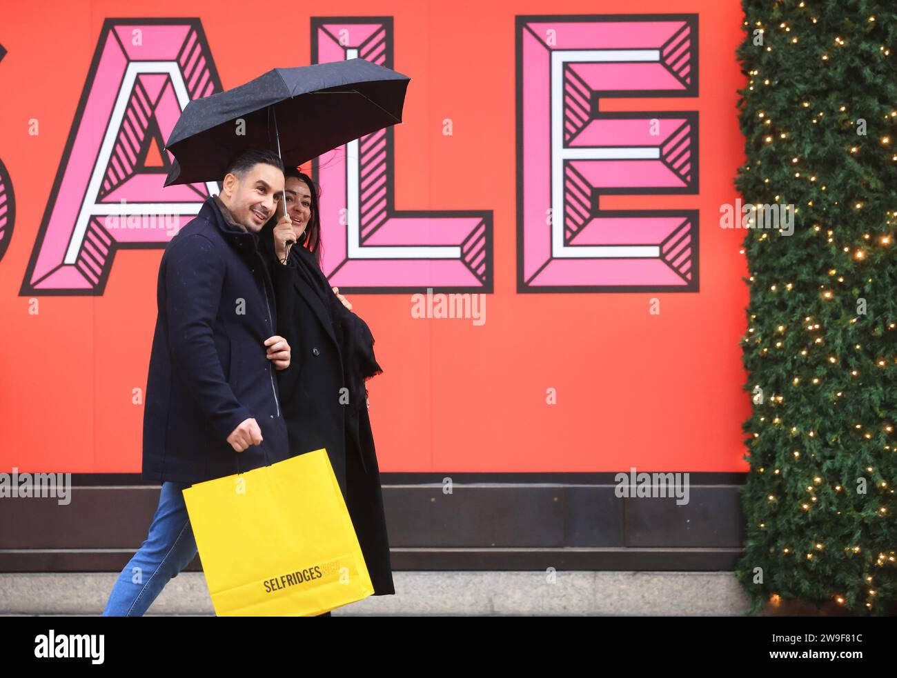 Vendite del giorno di Santo Stefano 2023 a Oxford Street, Londra, Regno Unito Foto Stock