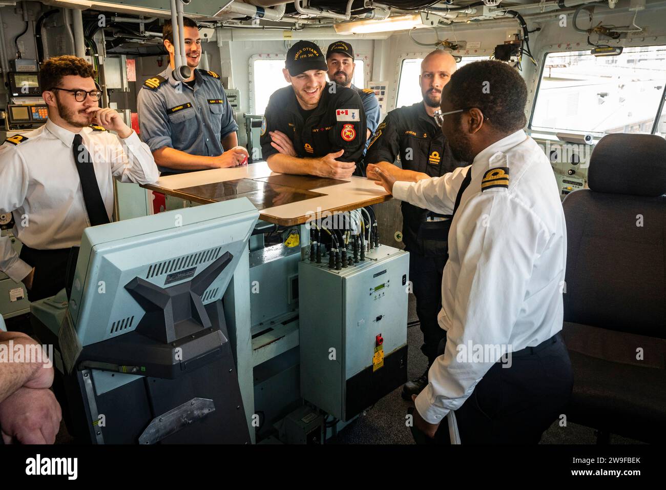 Fregata antisommergibile classe Duke della Royal Navy HMS Portland durante la Fleet Week a Halifax, nuova Scozia, Canada. Foto Stock