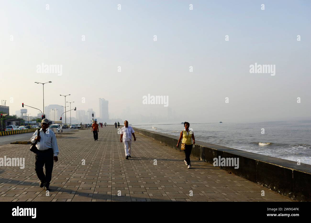 Il moderno lungomare di Worli, Mumbai, India. Foto Stock