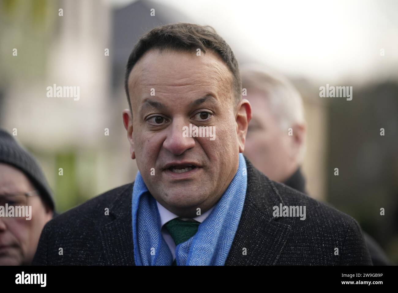 Foto del fascicolo datata 11/12/2023 del Taoiseach Leo Varadkar. Un obiettivo fondamentale della politica del welfare del governo sarà il mantenimento di un "discreto divario” tra il sostegno alla ricerca di lavoro e la retribuzione, ha affermato il Taoiseach. Varadkar ha affermato che la coalizione voleva anche continuare a progredire nell'eliminazione delle "trappole” che deincentivano il lavoro, garantendo che le persone non perdano determinati benefici perché scelgono di accettare un lavoro. Data di emissione: Giovedì 28 dicembre 2023. Foto Stock