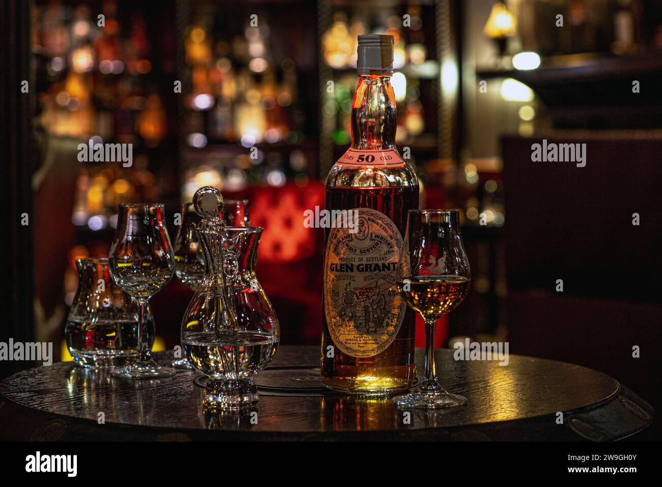 Glen Grant whisky al Bertie's Whisky Bar, Fife Arms, Braemar, Scozia. Foto Stock
