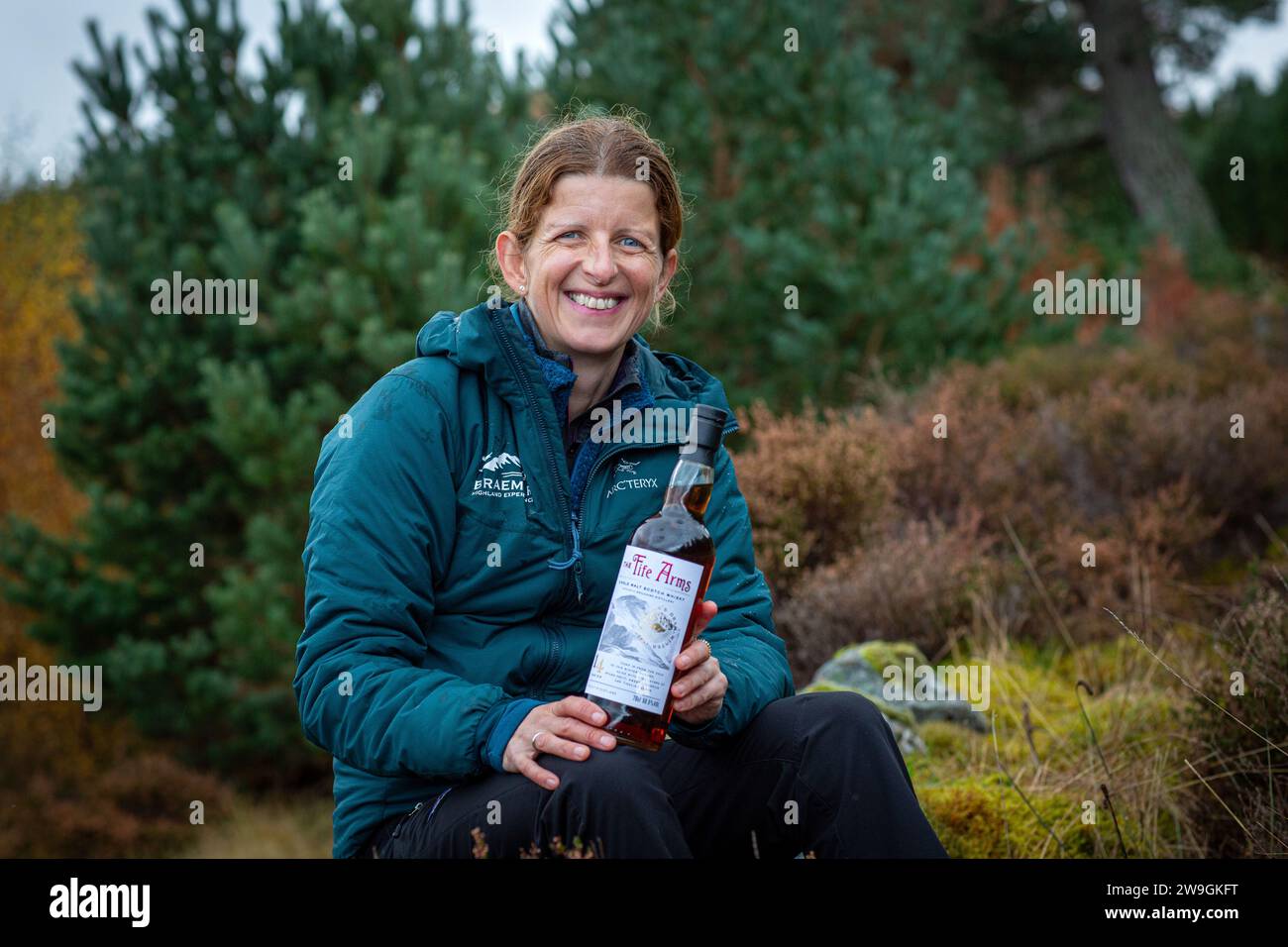 Katy Fennema, ambasciatore del whisky ed esperto dell'hotel Fife Arms di Braemar, Scozia. Foto Stock