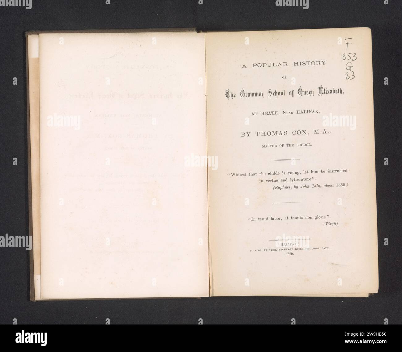 Una storia popolare della scuola di grammatica della regina Elisabetta a Heath, vicino Halifax, Thomas Cox, libro del 1879 Halifax paper. stampa in lino (materiale) Foto Stock