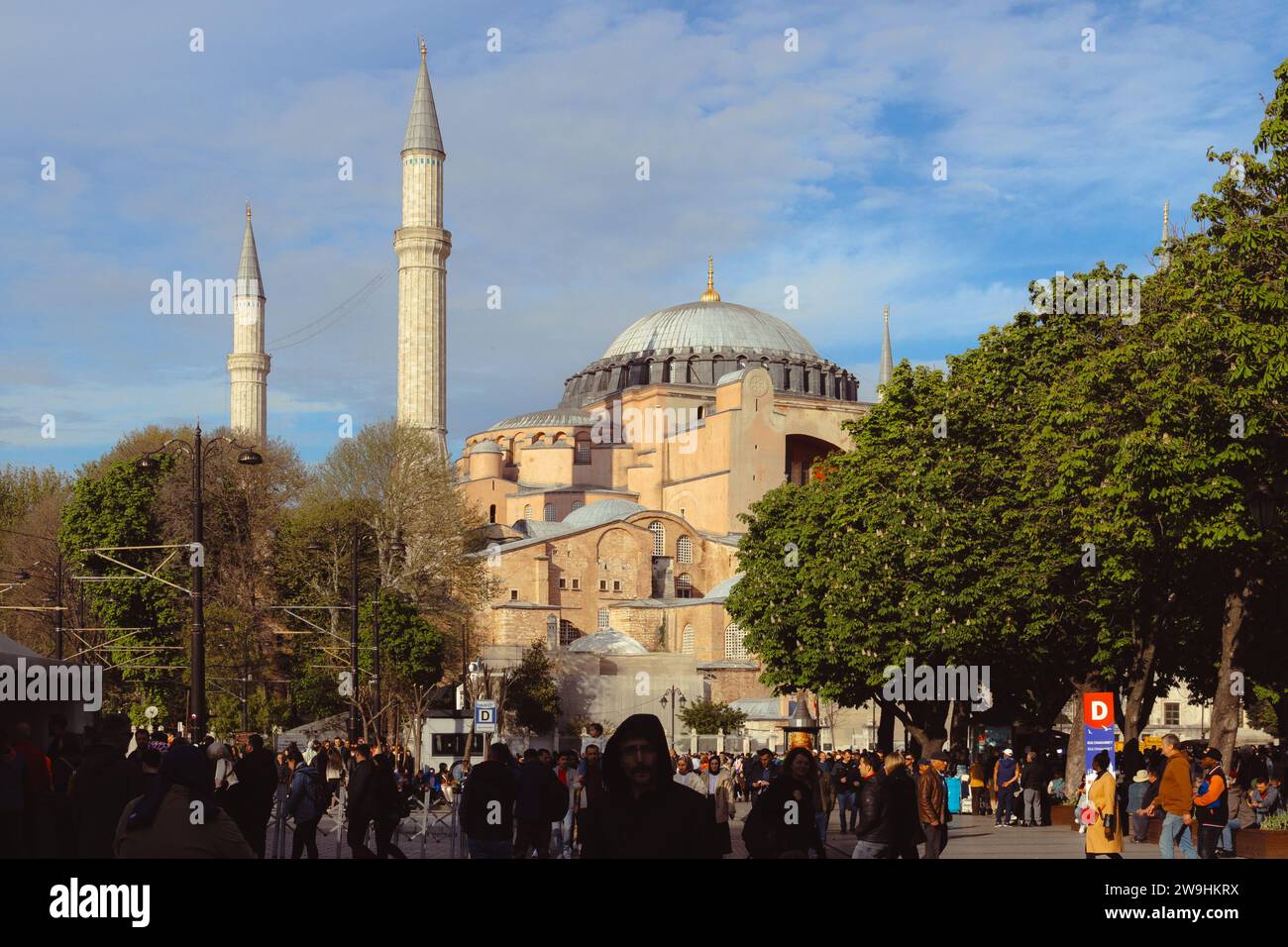 Grande Moschea di Santa Sofia, ex cattedrale e icona architettonica e culturale della civiltà bizantina e ortodossa orientale a Istanbul, Turchia Foto Stock