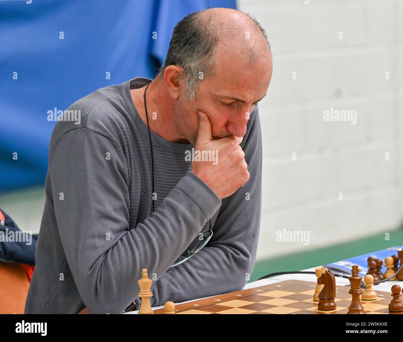 Hastings, Regno Unito. 28 dicembre 2023. Mikhalevski, Victor durante il Caplin Hastings International Chess Congress a Horntye Park, Hastings, East Sussex, Regno Unito. Crediti: LFP/Alamy Live News Foto Stock