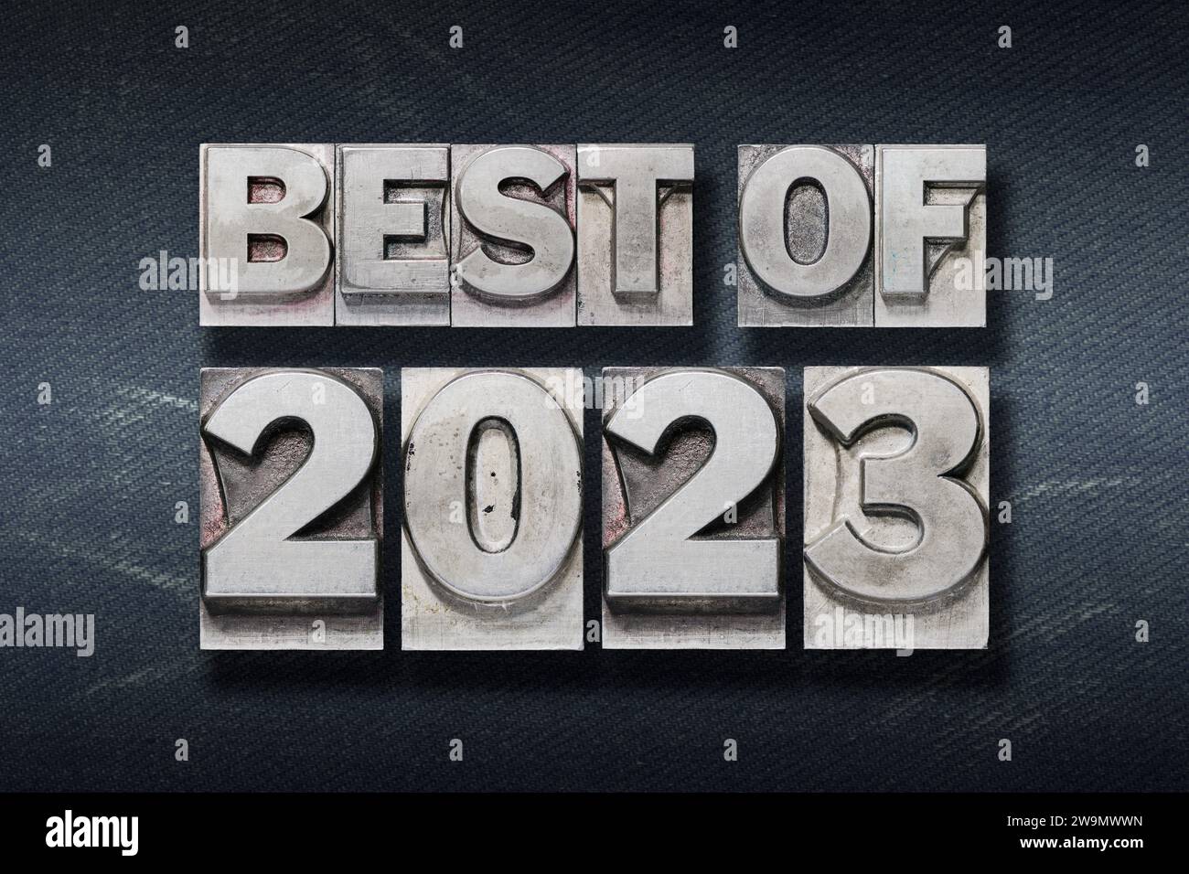 il meglio della frase del 2023 realizzata in letterpress metallizzato su sfondo scuro Foto Stock