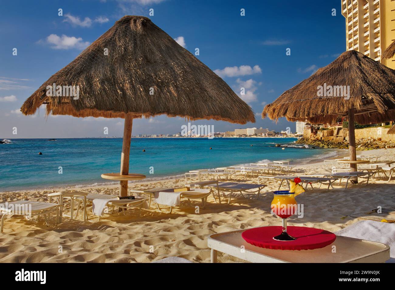 Spiaggia dell'Hotel Camino Real, Playa Gaviota Azul, zona Hotelera, Riviera Maya, Golfo del Messico, Cancun, Messico Foto Stock
