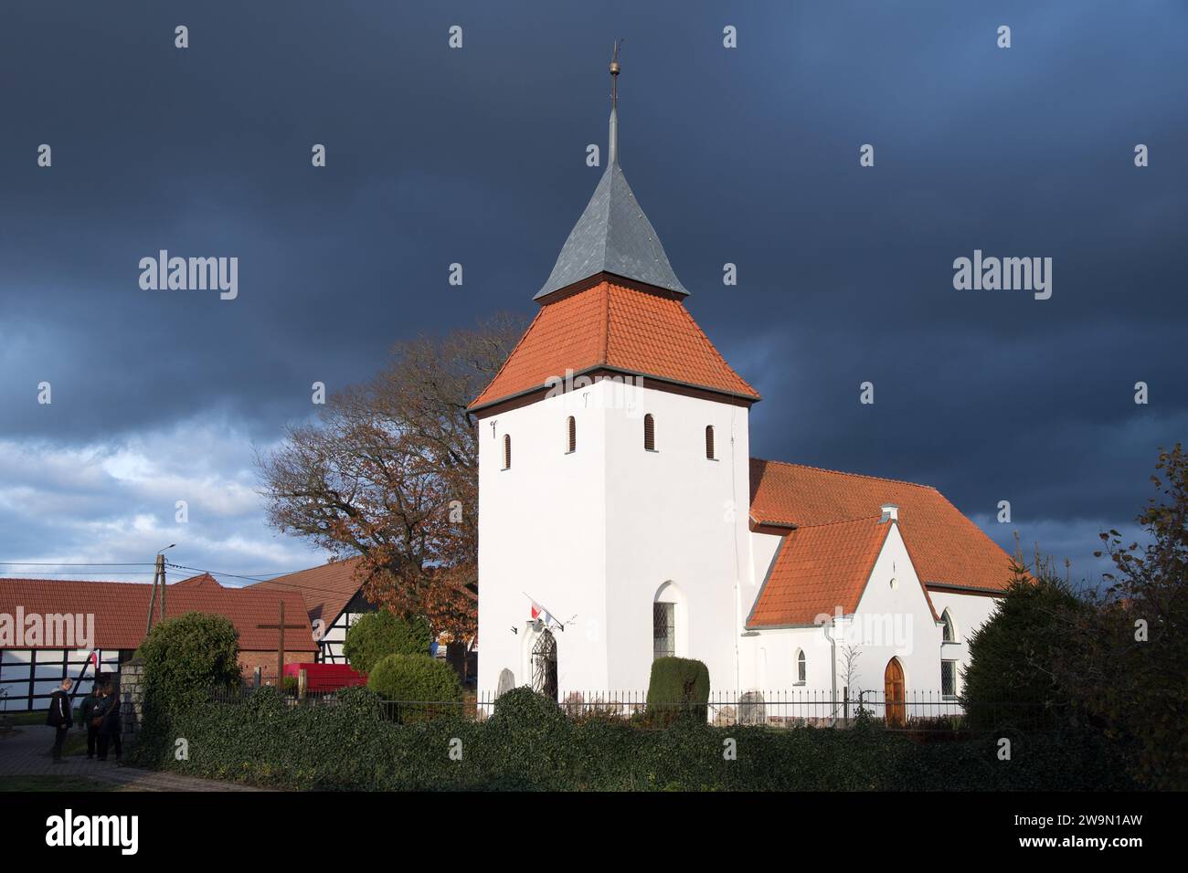 Chiesa gotica a Swolowo, Polonia, chiamata la capitale della terra scottata © Wojciech Strozyk / Alamy Stock Photo Foto Stock