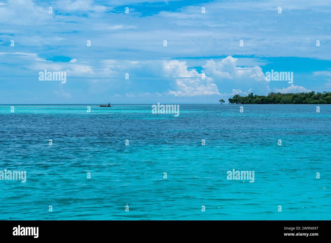 Laguna vicino all'aeroporto di Mali presso banda Sea Foto Stock