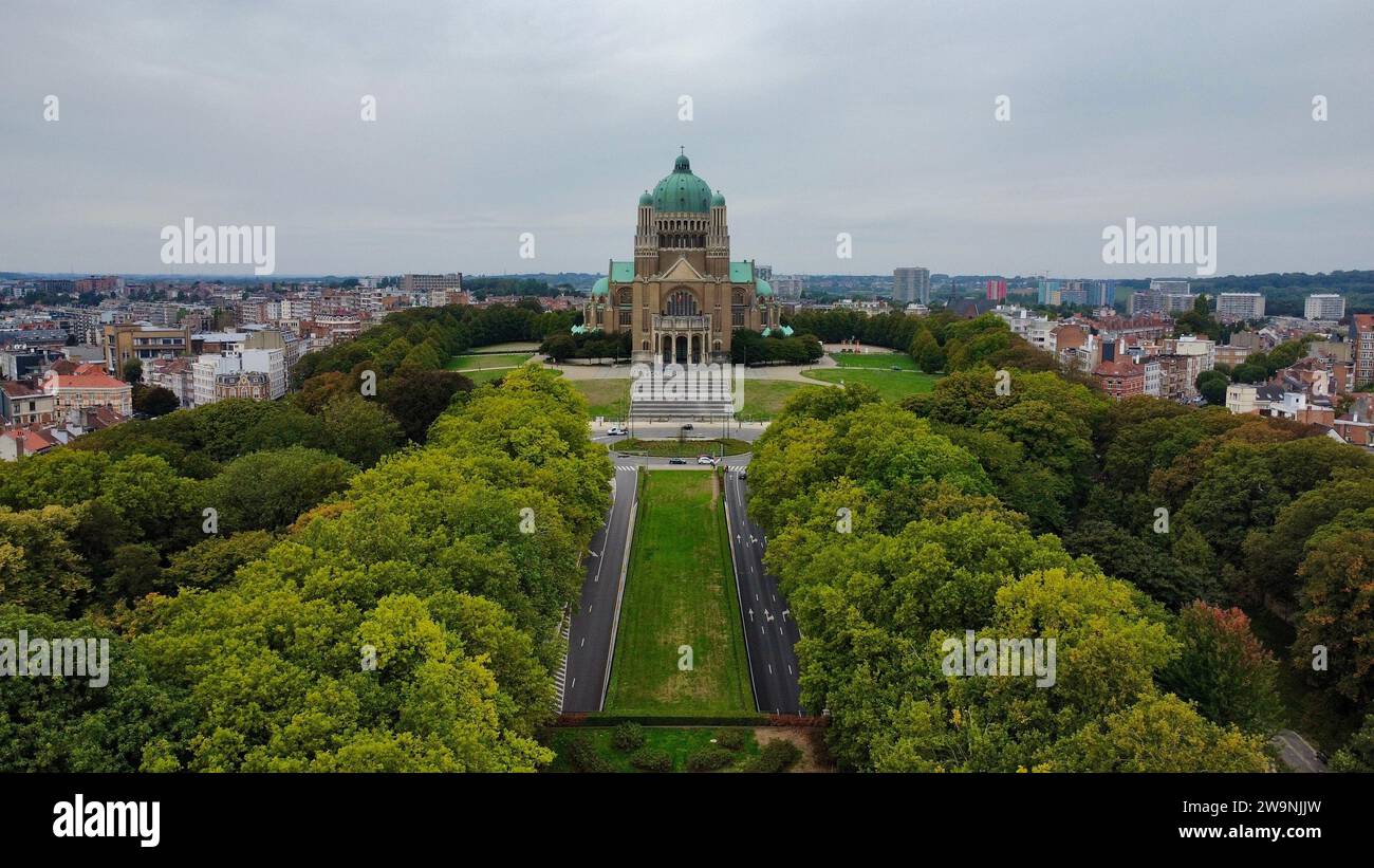 Foto del drone Basilica Nazionale del Sacro cuore, Nationale Basiliek van het Heilig Hart Koekelberg Bruxelles Belgio Europa Foto Stock