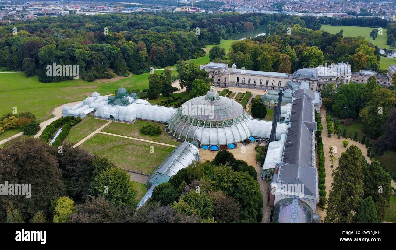 Foto drone Laeken Royal Greenhouses, Koninklijke Serres van Laken Bruxelles Belgio Europa Foto Stock