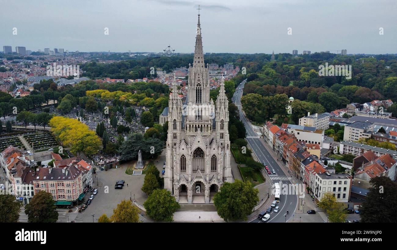 Drone foto Chiesa di nostra Signora di Laeken, Kerk Onze-lieve-Vrouw Van Laken Bruxelles Belgio Europa Foto Stock